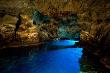 Tauchen & Blaue Höhle tour mit Mitagessen - Bootstour ab Split