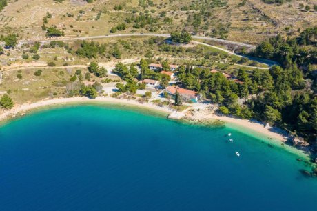 Ferienwohnungen Mala Luka - Stanici - Omis, Unterkunft am Strand