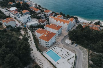 Apartmentvillas Ciovo mit Pool am Strand